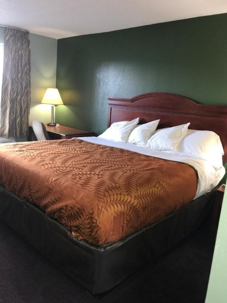 Americas Best Value Inn Manchester, TN photo 7