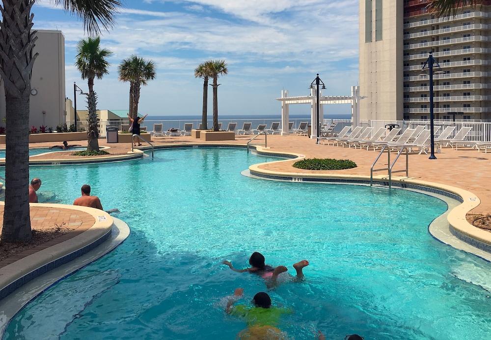 Laketown Wharf by Emerald View Resorts photo 2