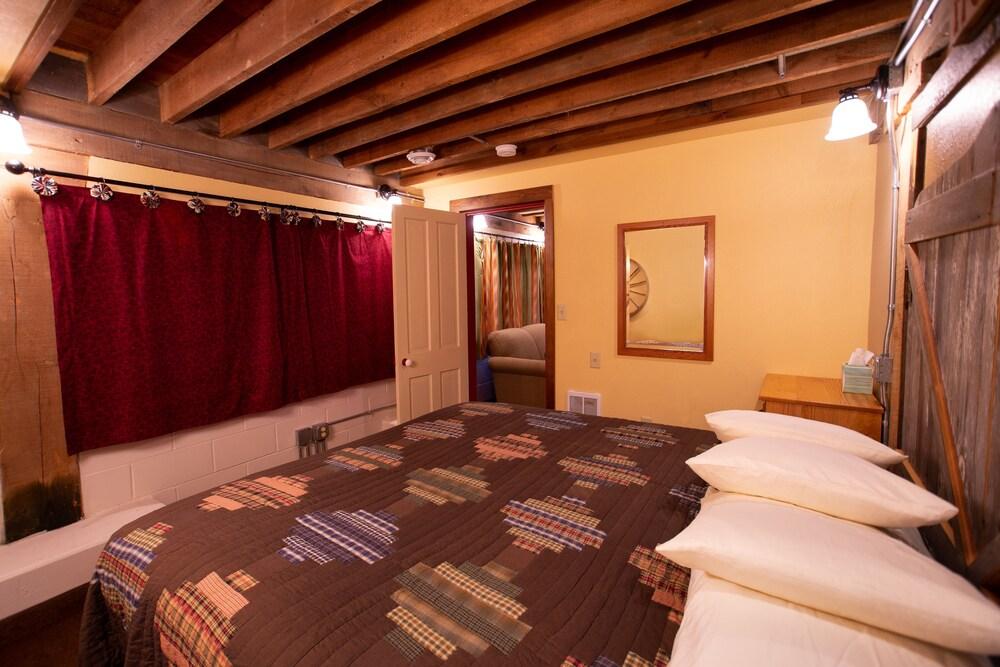Stone Mill Hotel & Suites photo 51