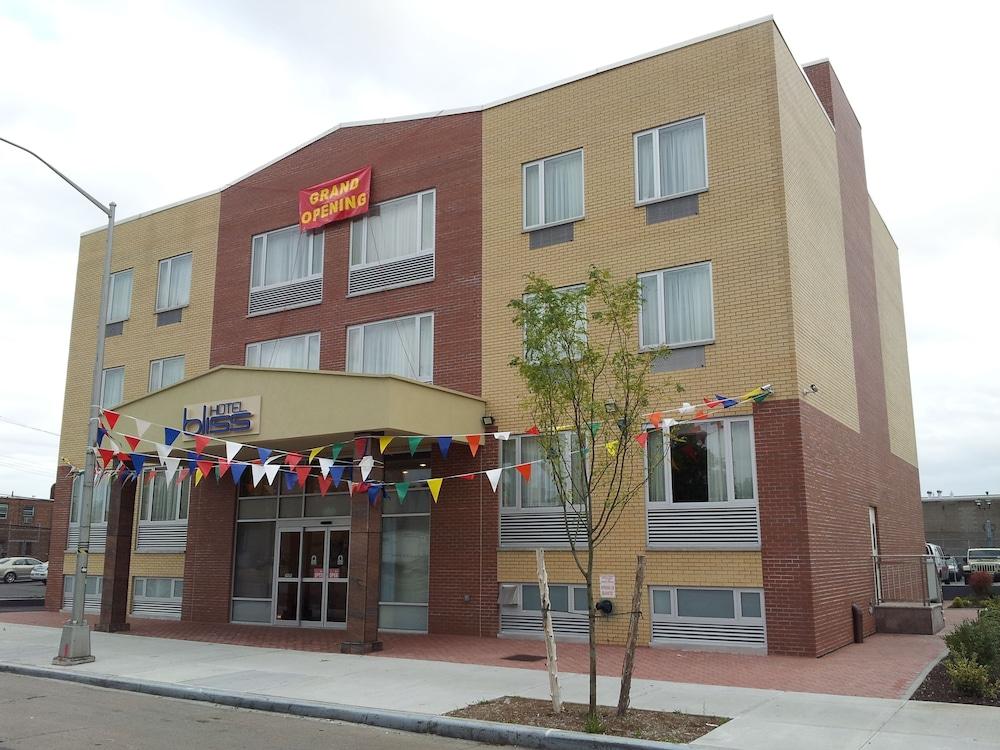 Hotel Bliss photo 24