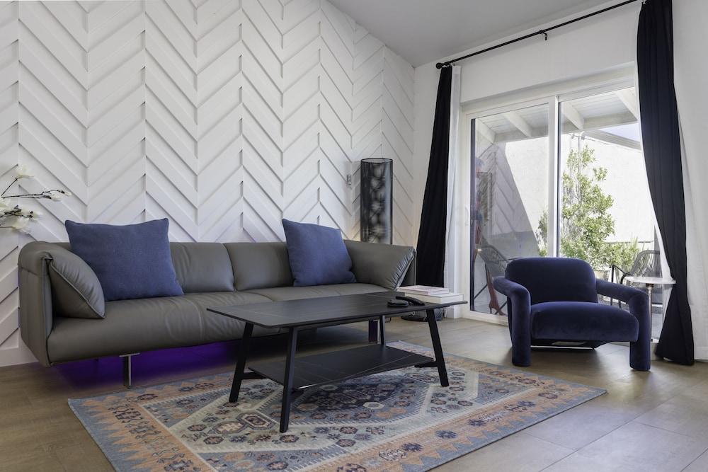 Ash & Ko Boutique Lodging photo 31