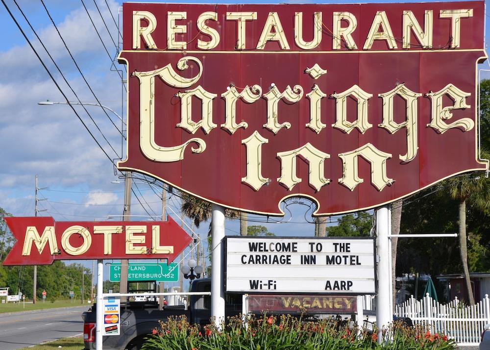 Carriage Inn Motel photo 1