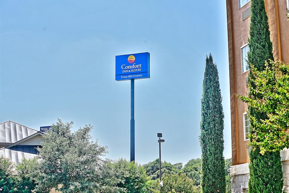Comfort Inn & Suites Texas Hill Country photo 35