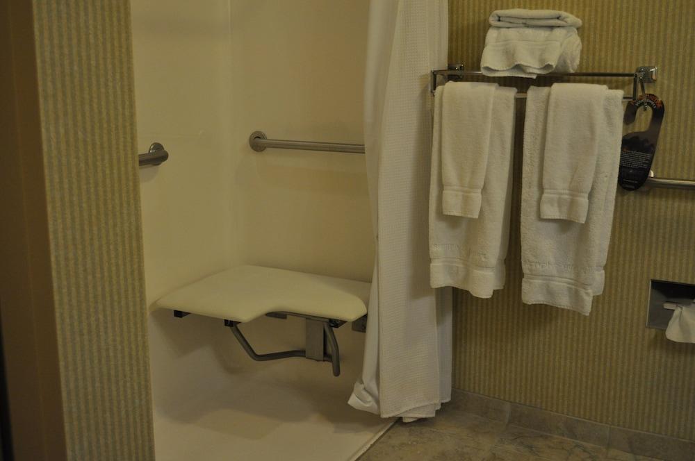 Holiday Inn Express & Suites Kent - University Area by IHG photo 20