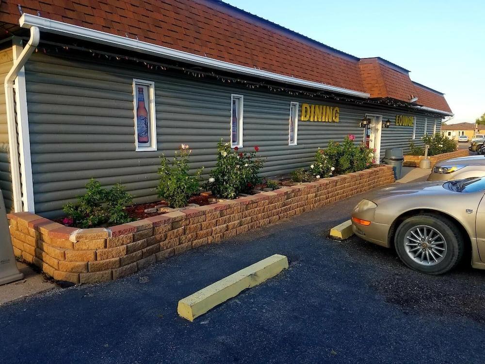 Cedar Inn photo 7