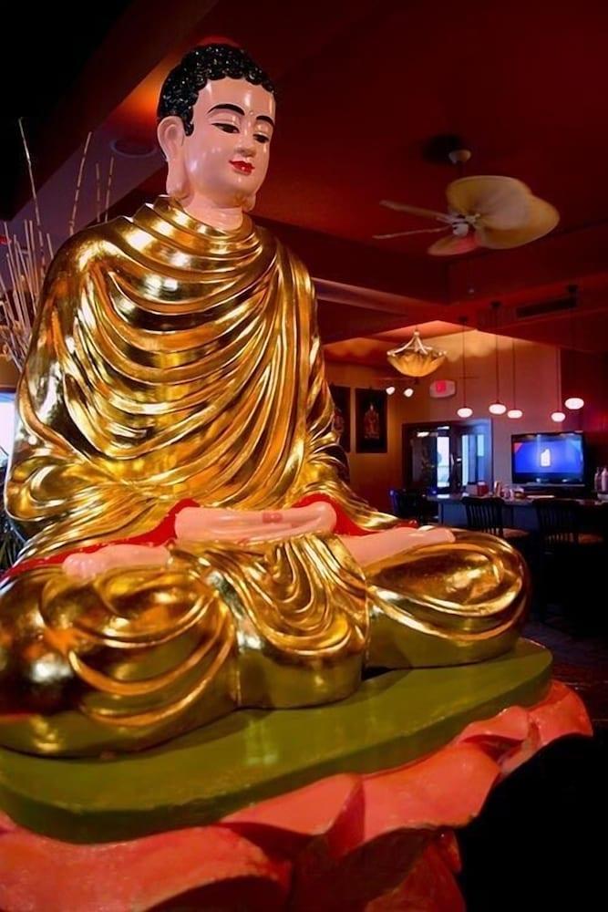V Boutique Hotel photo 5