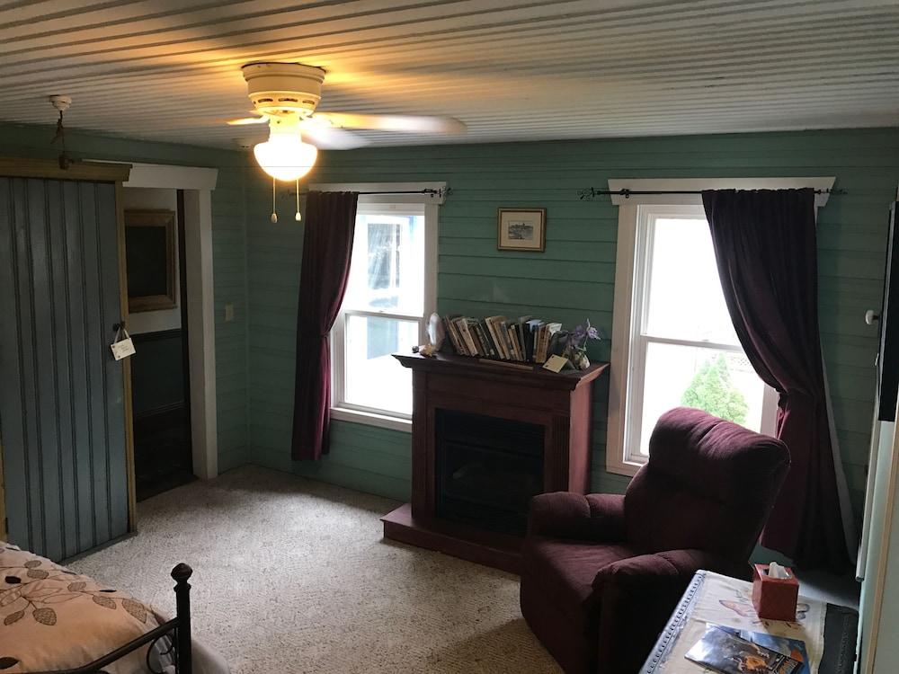 Riverside Hotel photo 9