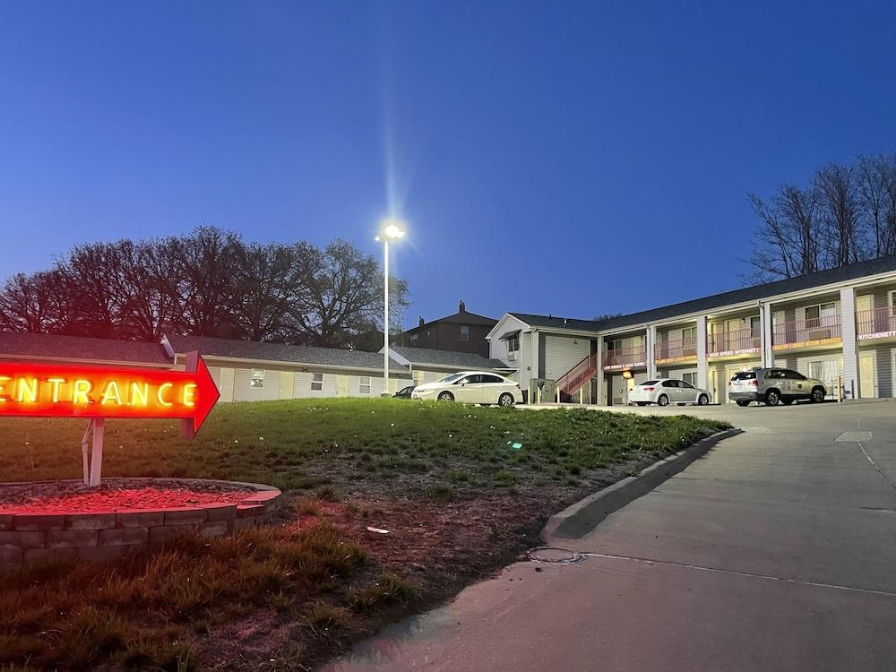 Imperial Motel photo 18