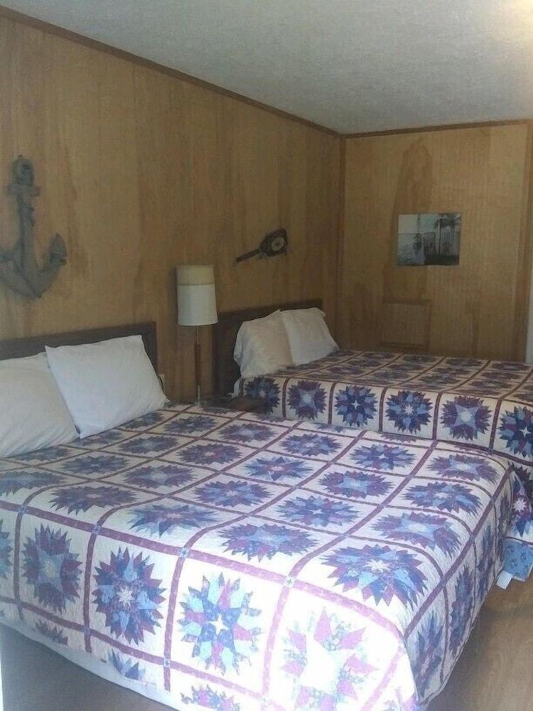 Whispering Creek Lodging & RV Resort photo 19