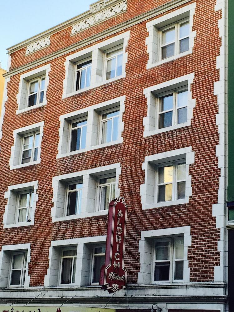 Aldrich Hotel photo 1