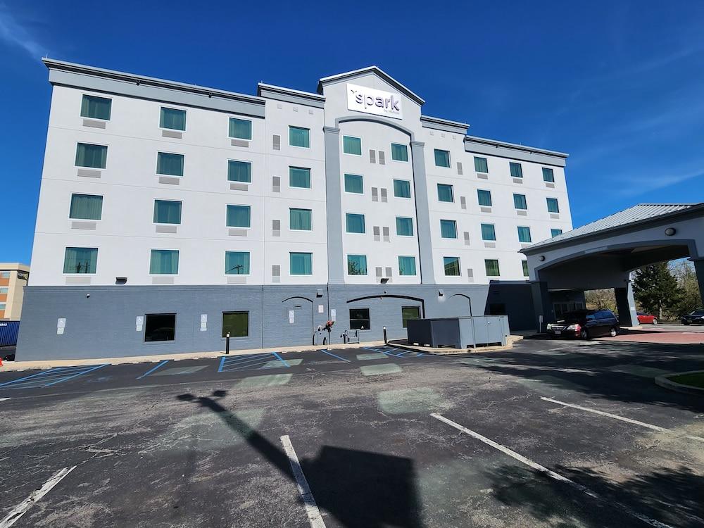 Spark by Hilton Rahway photo 35