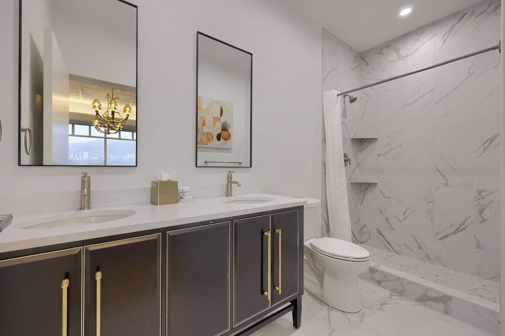 The Executive Suites and Venue photo 70