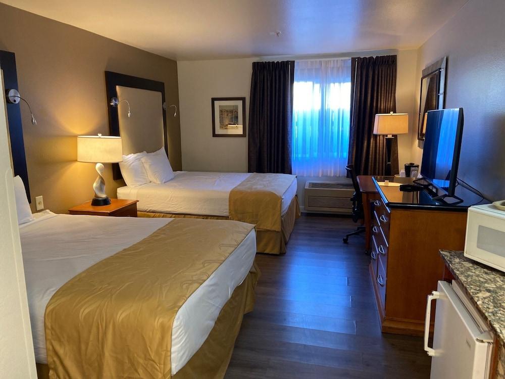 Toppenish Inn and Suites photo 7