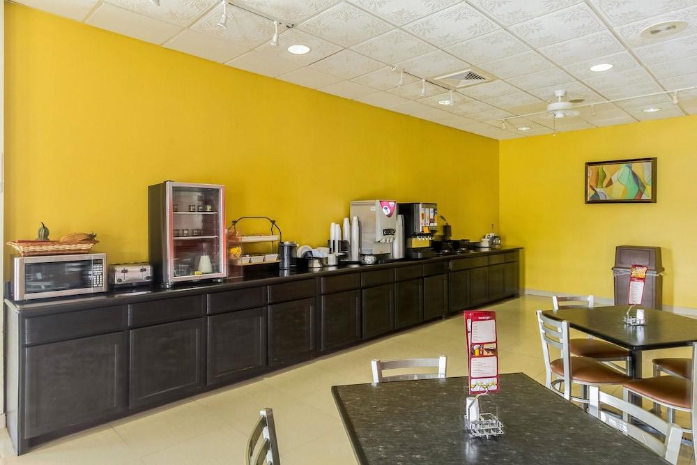 Clarion Inn near McAllen Airport photo 13