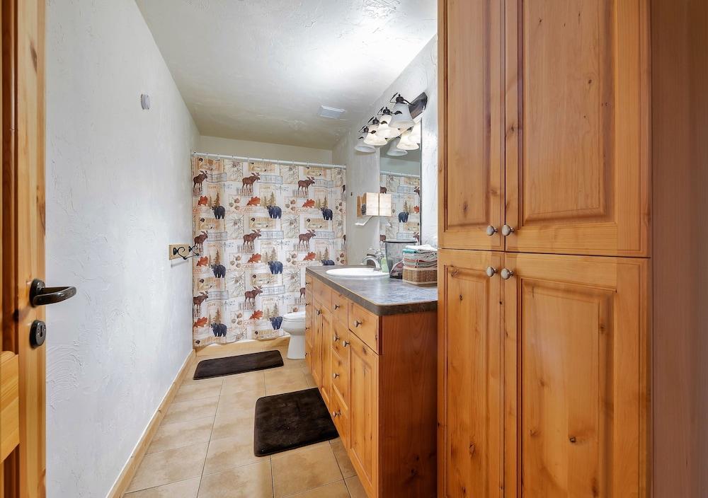 The Hideaway Hostel near Yellowstone photo 8