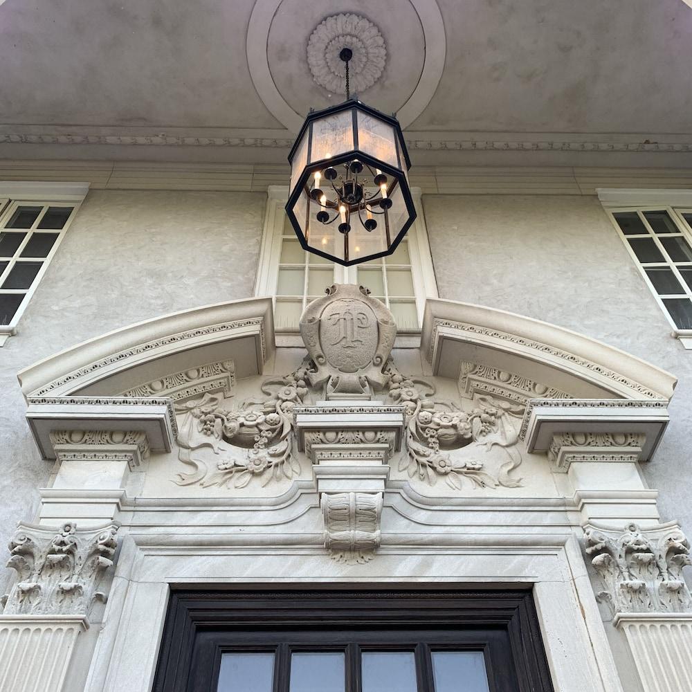 The Mansion at Glen Cove photo 9