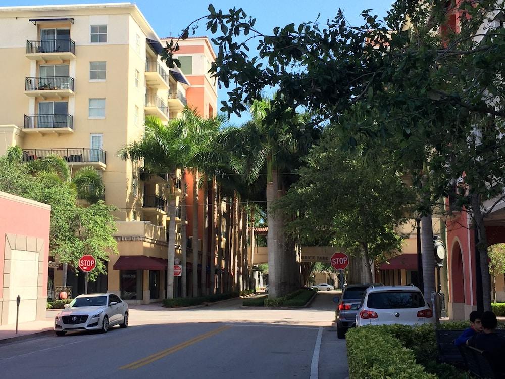 LYX Suites at Merrick Park in Coral Gables photo 24