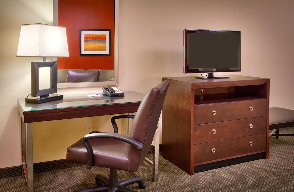 Hampton Inn & Suites by Hilton Mesquite photo 10