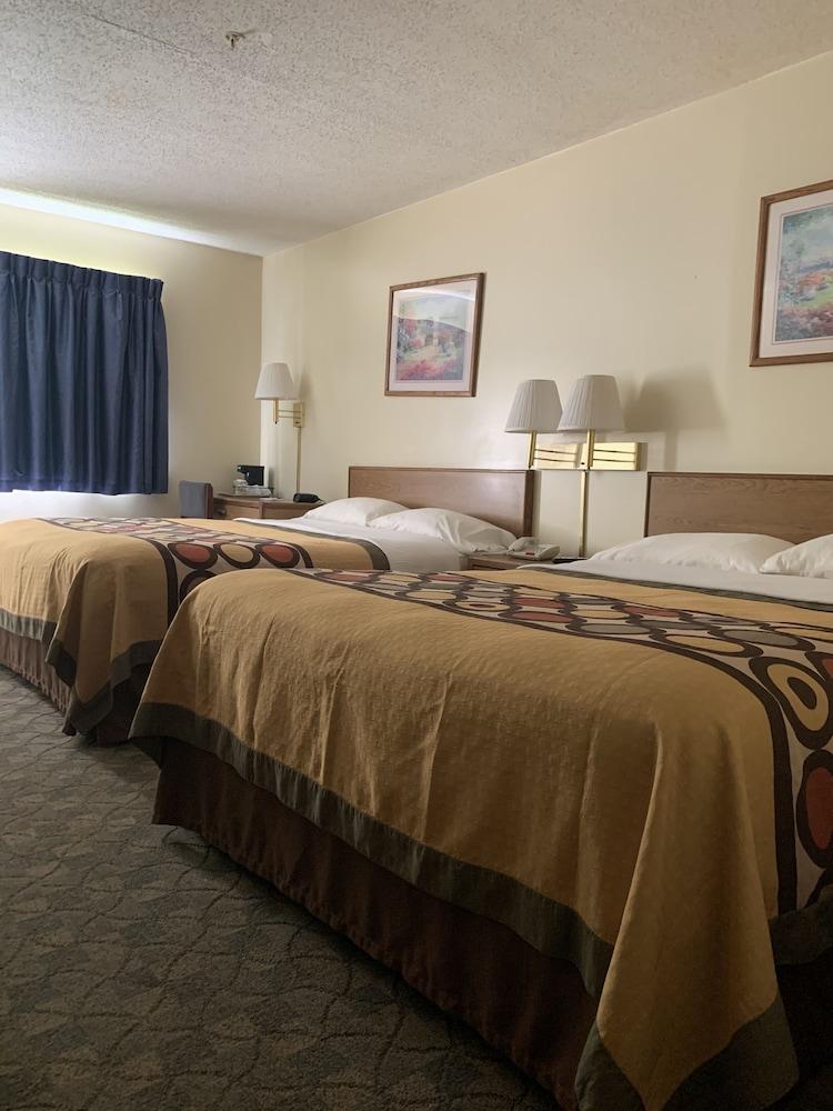 Brookshire Inn photo 13