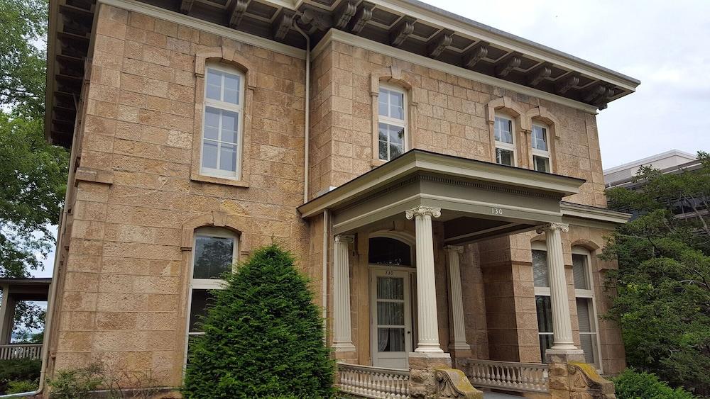 Governor's Mansion Inn photo 18