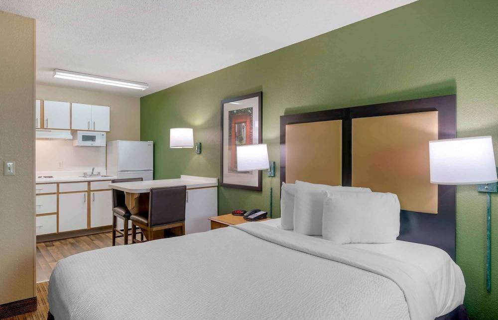 Extended Stay America Suites Washington DC Germantown Town C photo 23