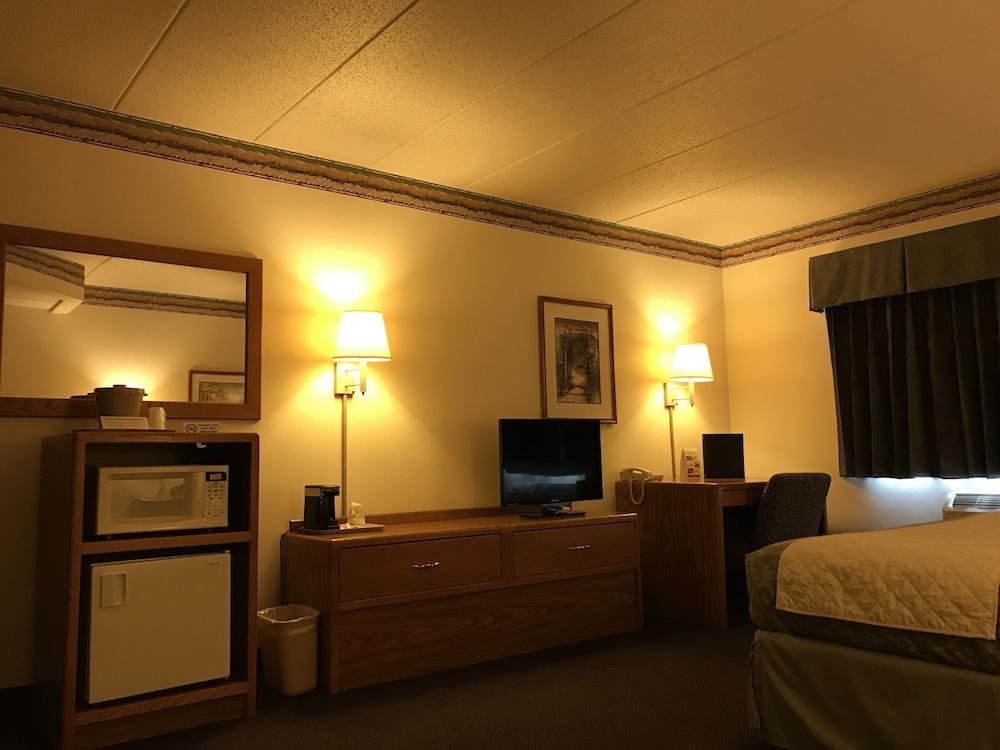 FairBridge Inn & Suites in Thorp, WI photo 6