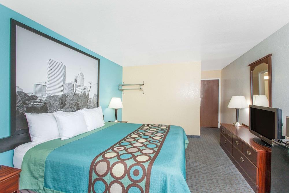 Super 8 by Wyndham Sallisaw photo 9