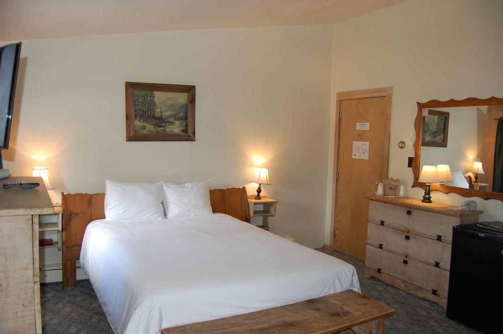 Summit Lodge photo 6