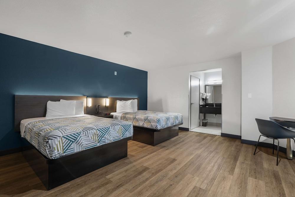 Studio 6 Suites Escondido, CA photo 16