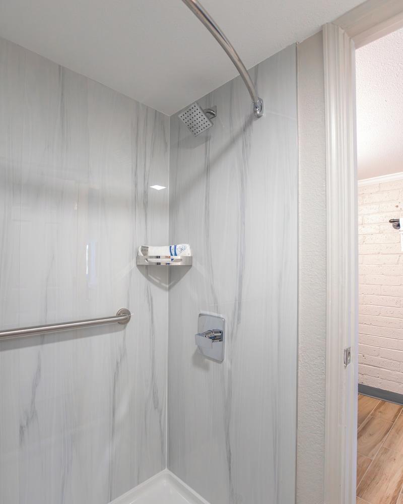 Economy Suites Extended Stay Tulsa photo 13