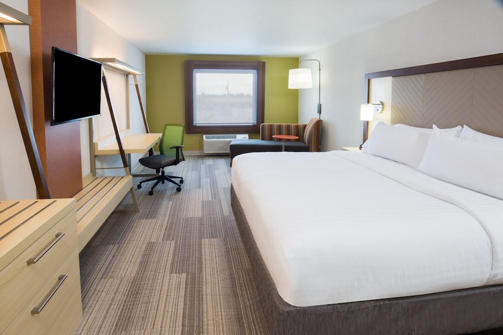 Holiday Inn Express & Suites Pahrump by IHG photo 4