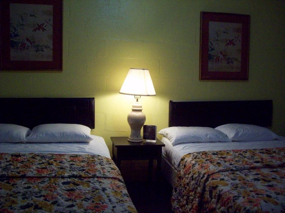 Budget Inn Sanderson photo 30