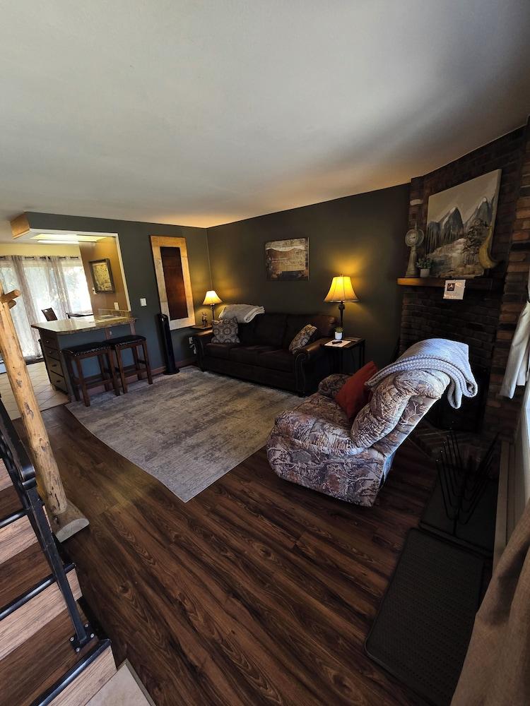 Chateau Rouge Condominiums photo 91