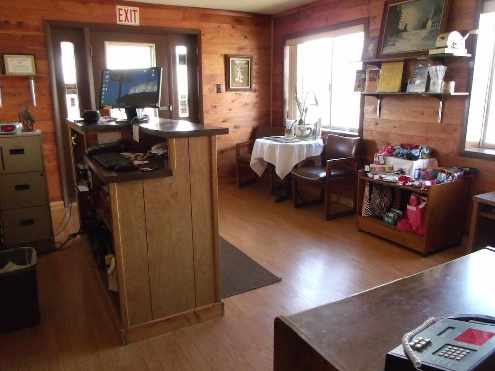 Narrow Gauge Railroad Inn photo 21