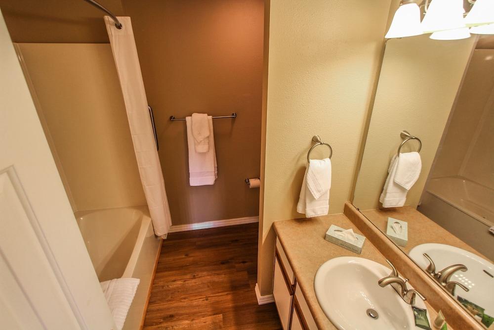 The Townhouses photo 21