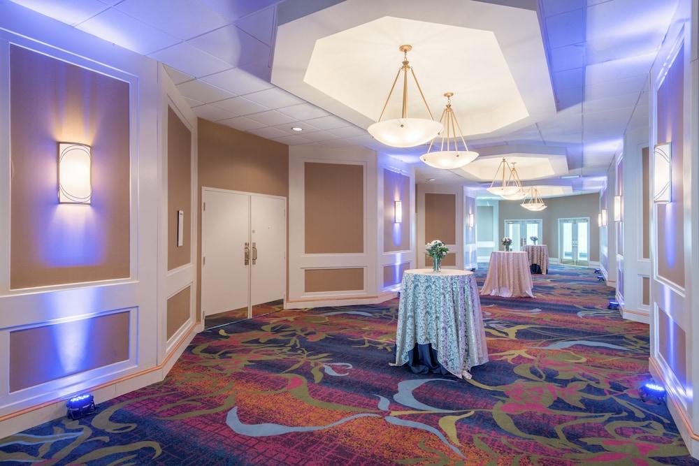 Crowne Plaza Virginia Beach Town Center by IHG photo 42