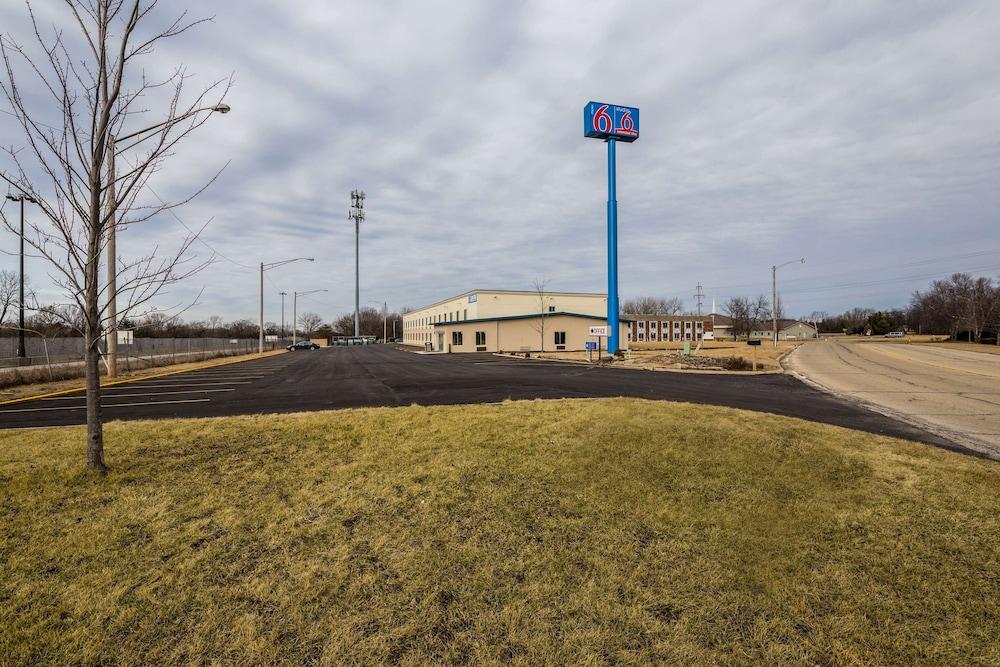 Motel 6 Peoria, IL photo 36