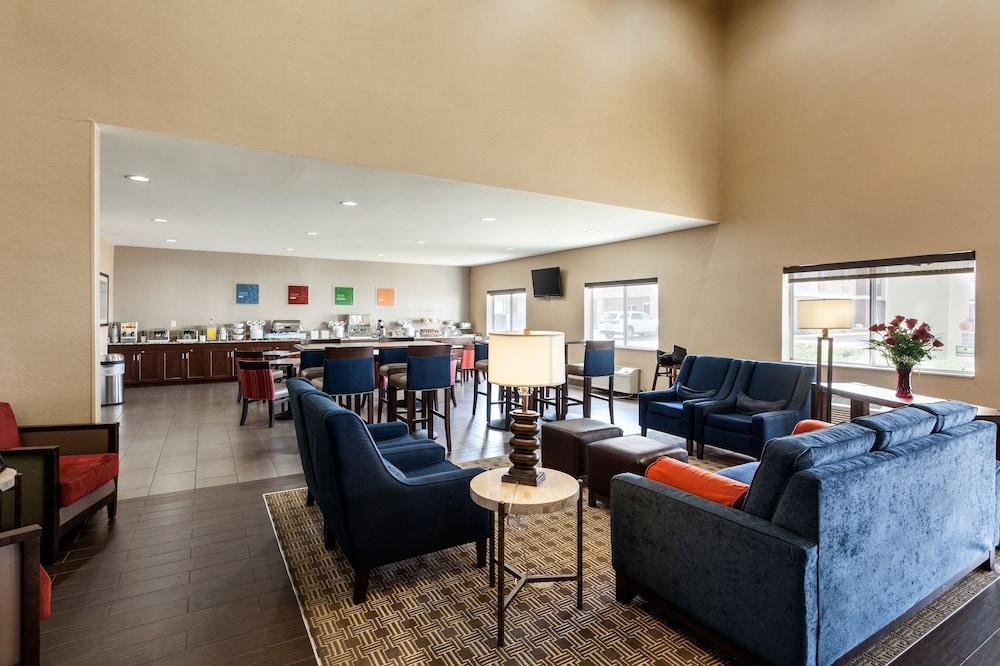 Comfort Suites Lincoln North photo 28