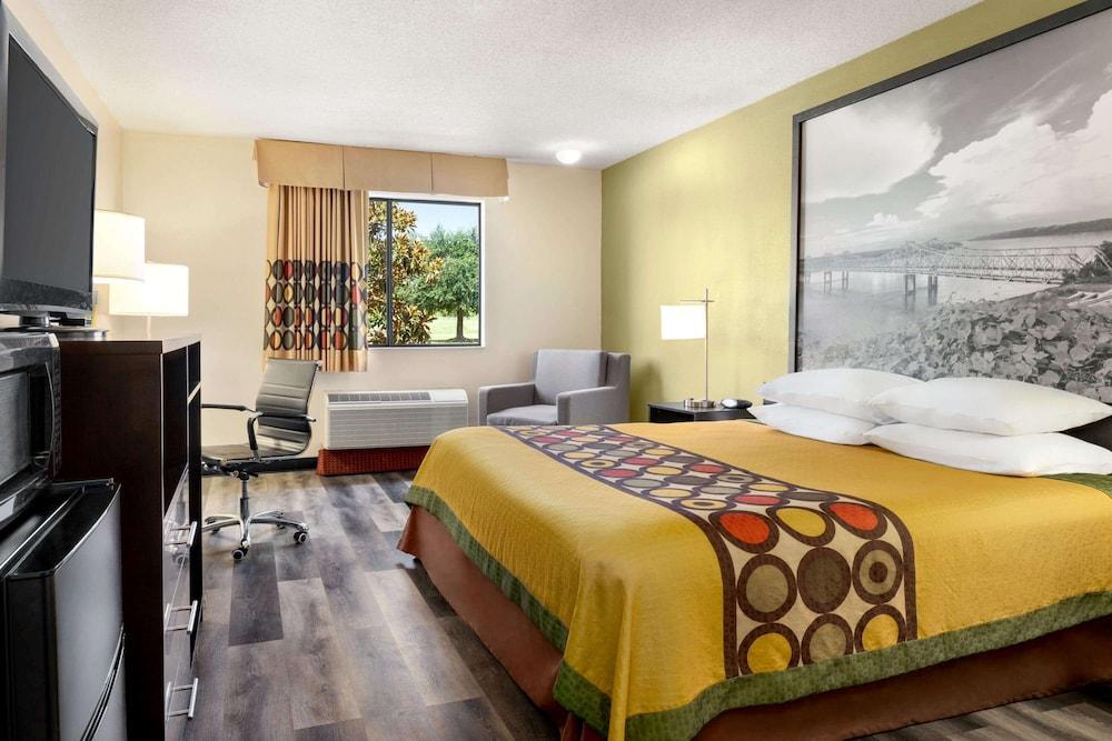 Super 8 by Wyndham Clinton photo 7