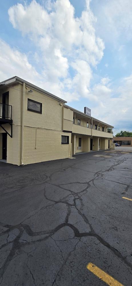 Royal Budget Inn photo 3