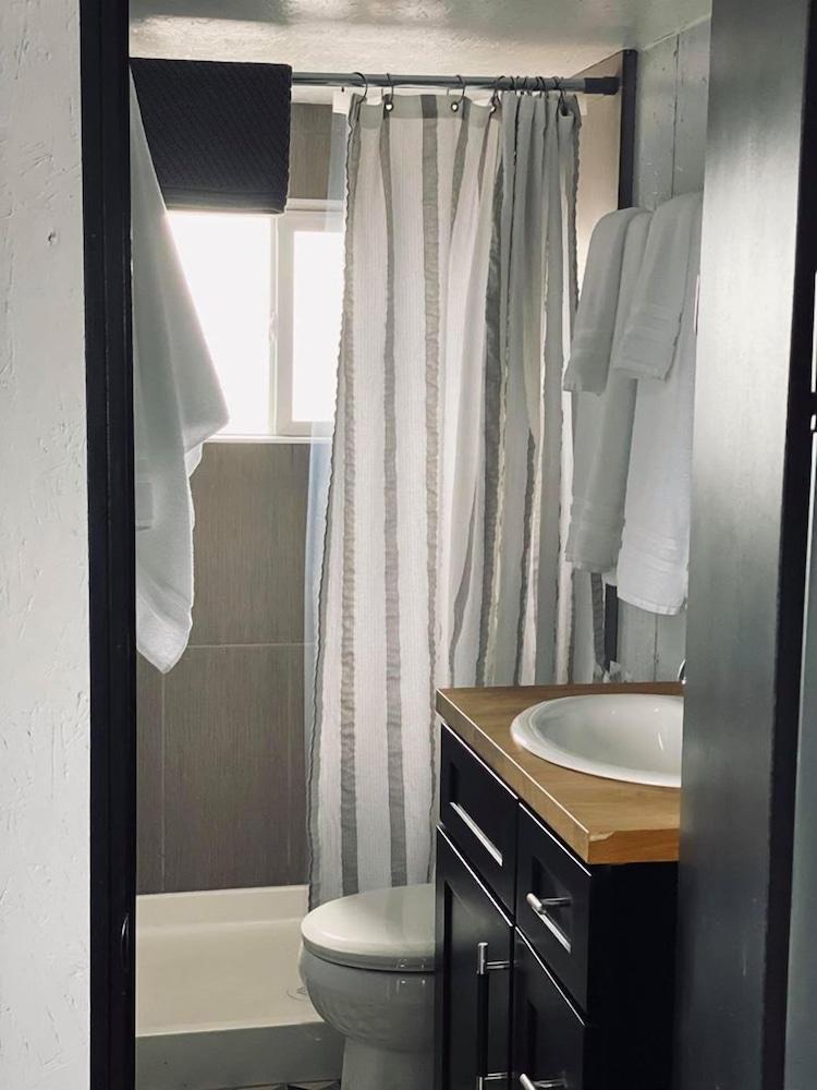 Trail and Hitch Tiny Home Hotel and RV photo 9