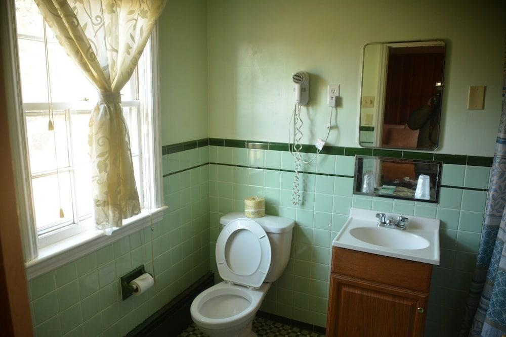 Potomac River Motel photo 25