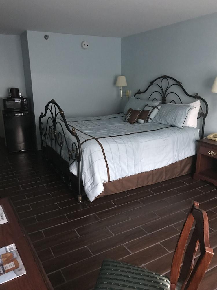 French Quarter Inn photo 19
