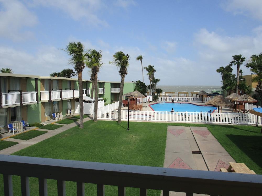 Quality Inn & Suites Corpus Christi Beachside photo 13