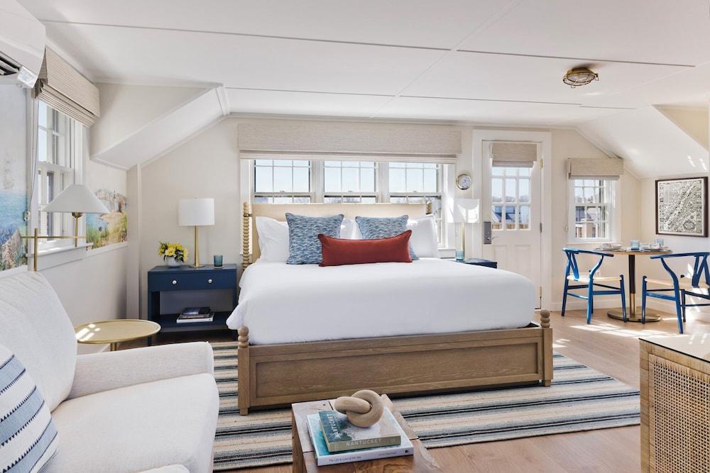 The Cottages at Nantucket Boat Basin photo 11