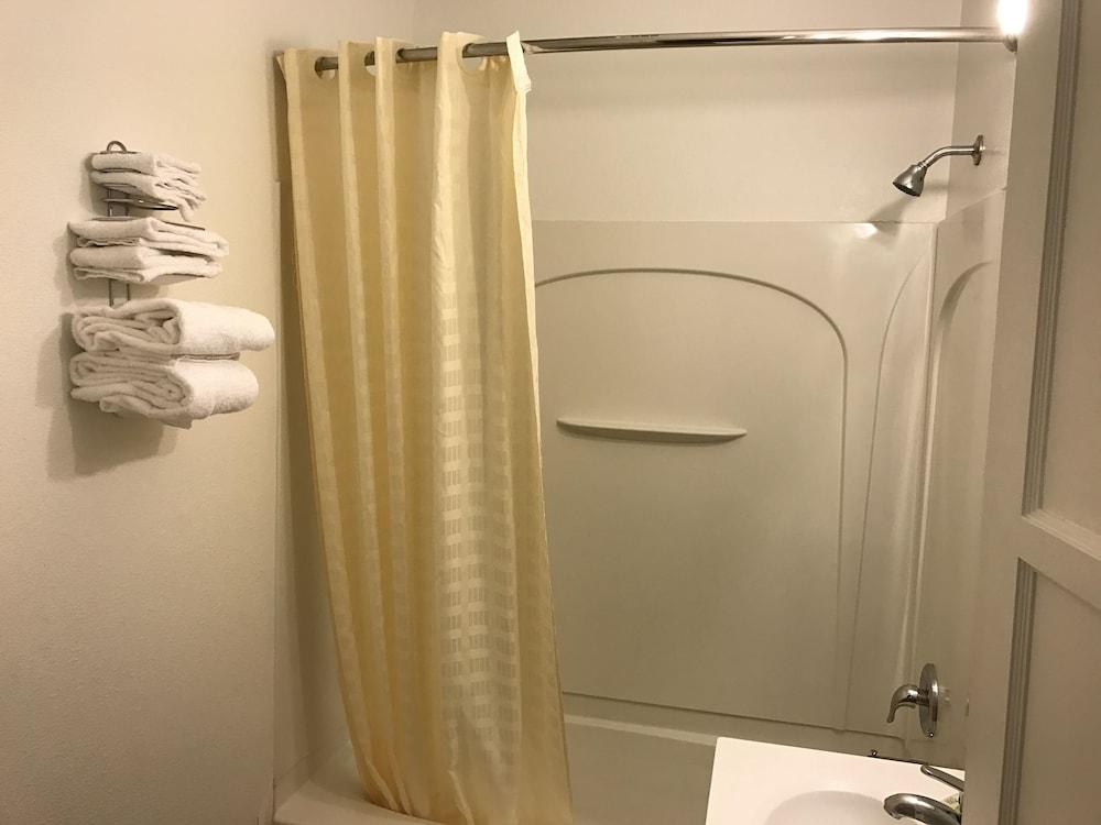 Canyonlands Motor Inn photo 13