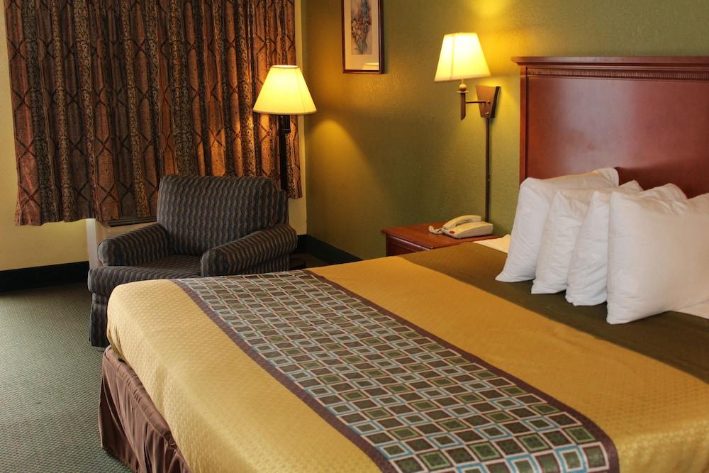 Americas Best Value Inn Conyer photo 11