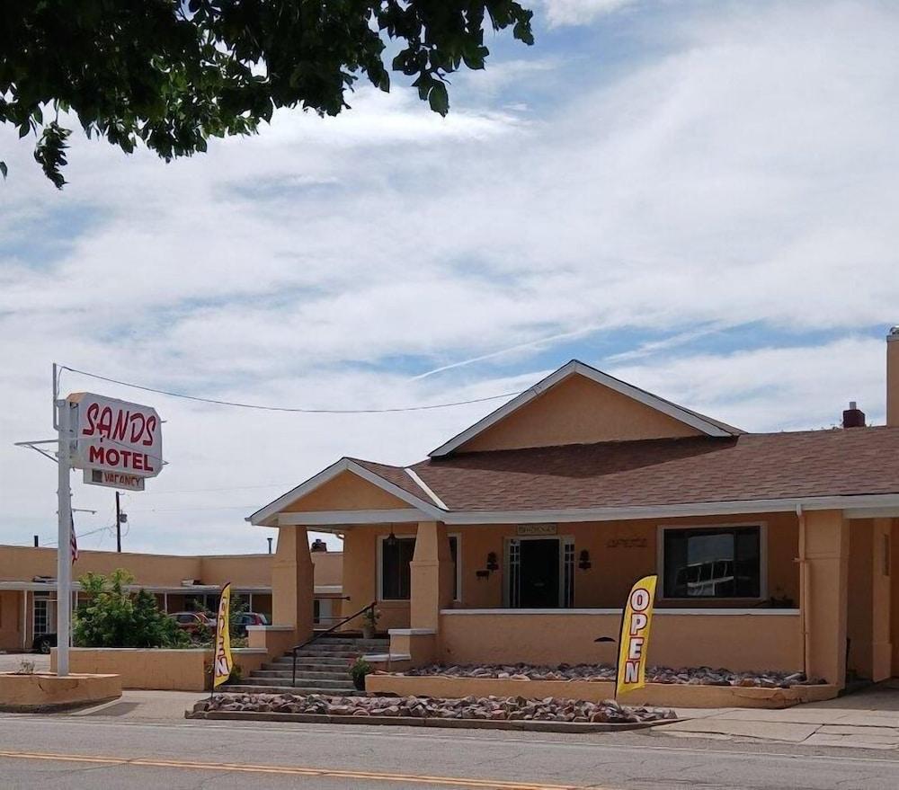 Sands Motel photo 11