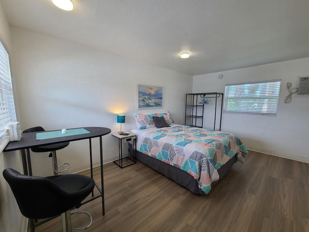 Sun Island Motel photo 90
