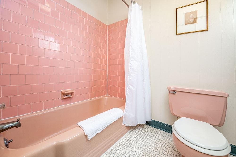 Wayside Inn photo 99